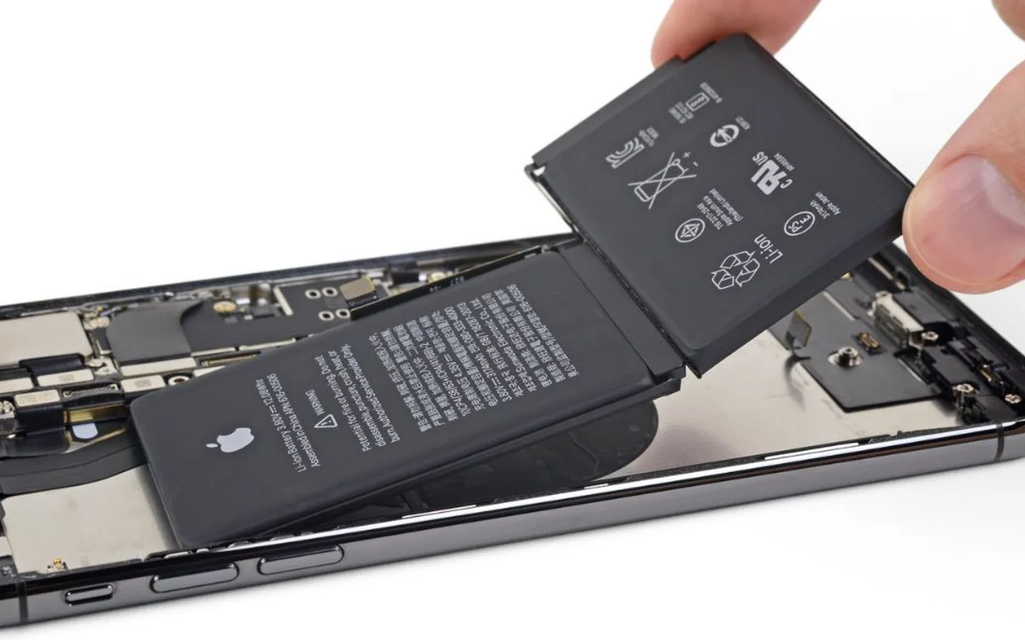iPhone Batarya Değişimi hizmeti
